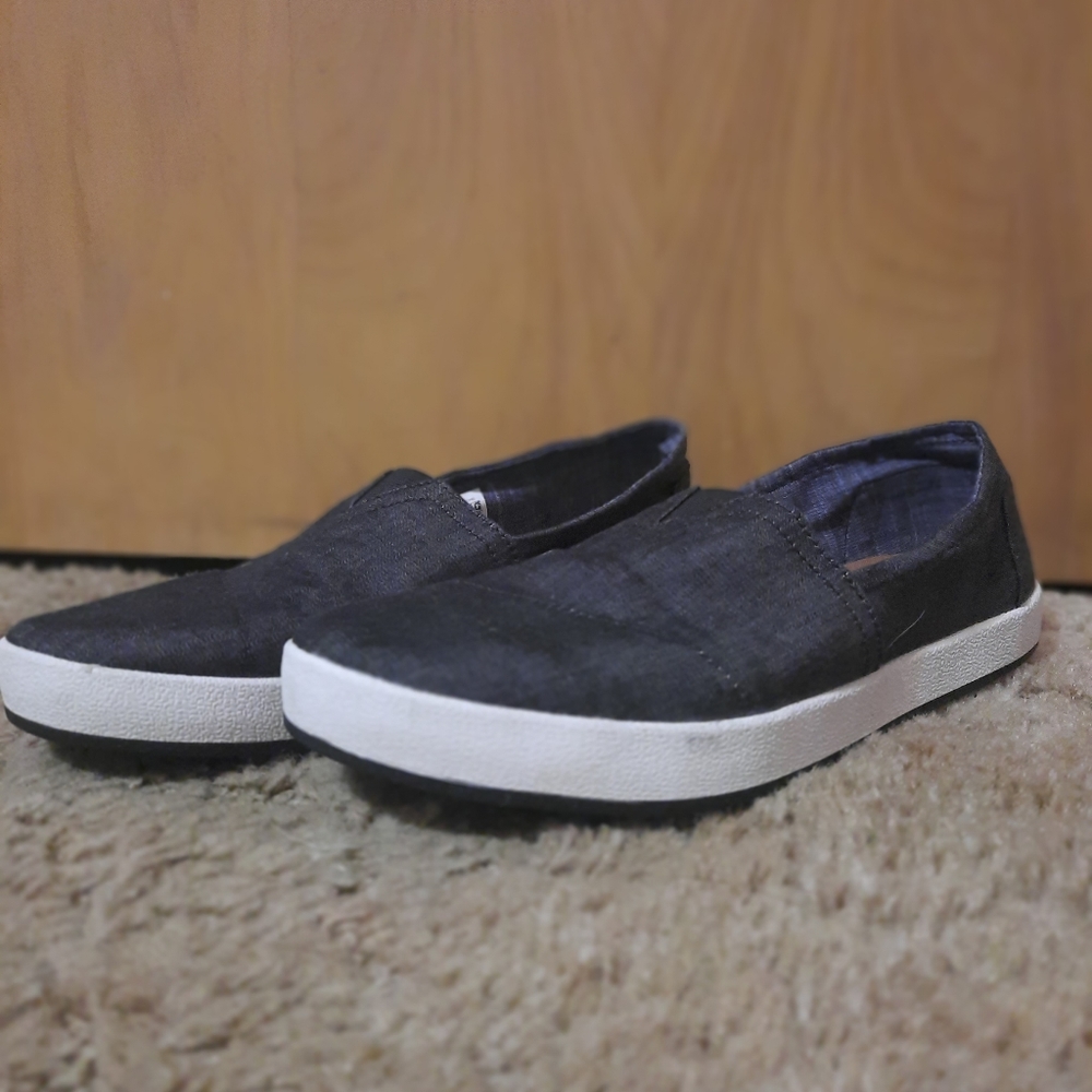 Toms brand grey shoes